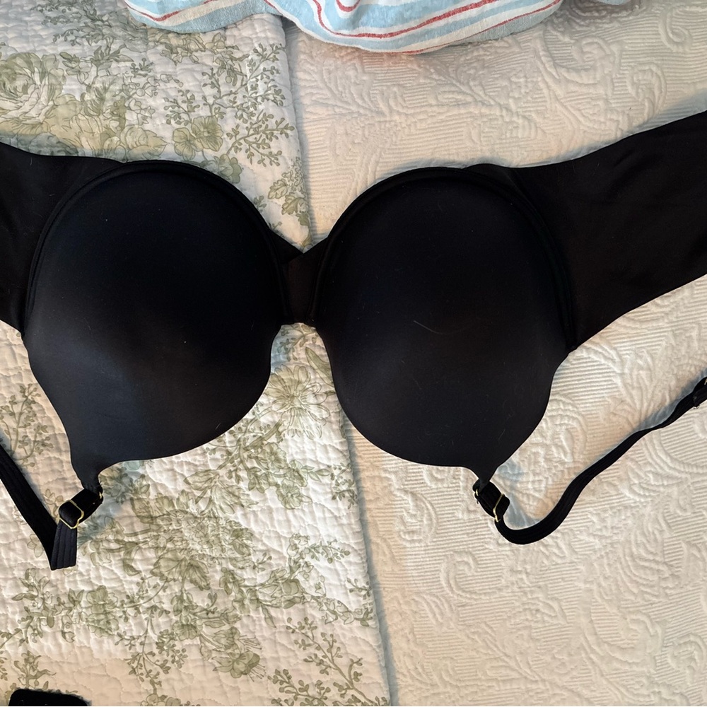 Joyspun Smooth Black Molded Bra - Supportive T-Shirt Style